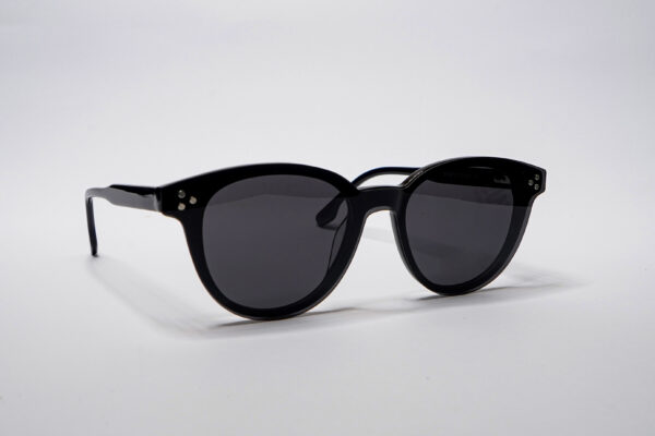 Vivienne - Image 2